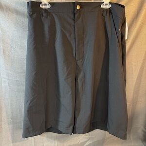 Adidas men’s black ultimate 365 golf shorts size 52, front & back pockets